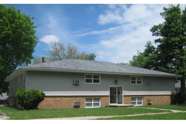 Primary Photo - 622 E Walnut St