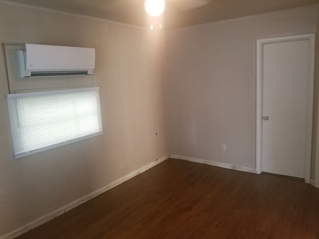 Building Photo - 1 bedroom 1 bath
