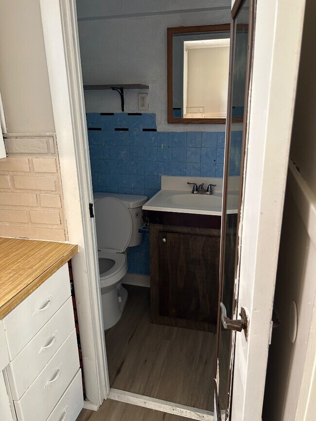 Building Photo - 4301 W 47th St