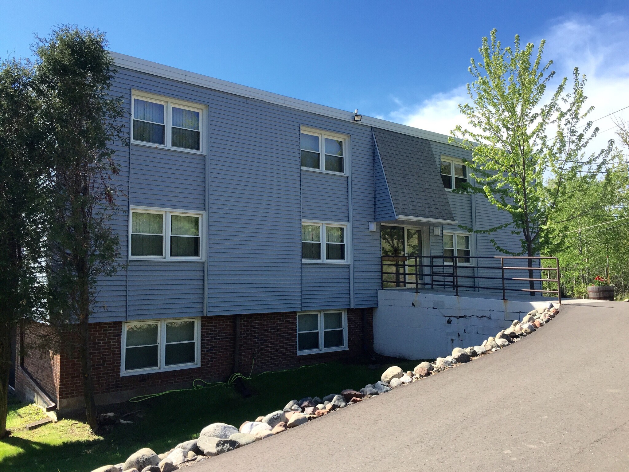 Front building - 1331 W 3rd St