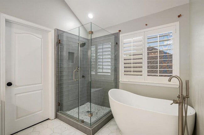 Building Photo - Spinnaker Bay Lane, Pearland, TX 77584 - 5...