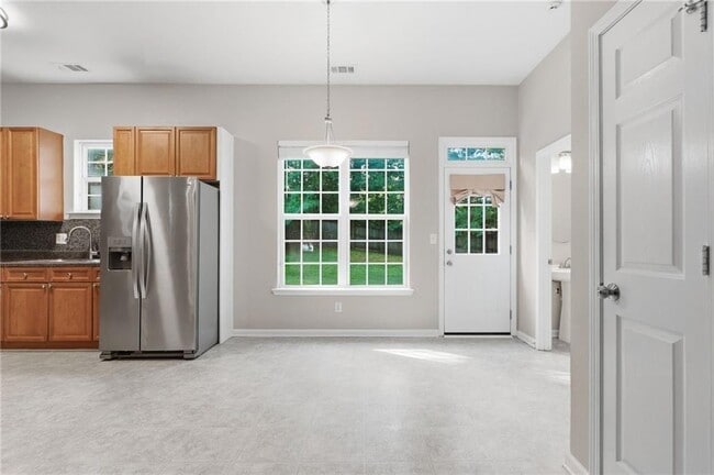 Building Photo - 218 Ranier Ct.