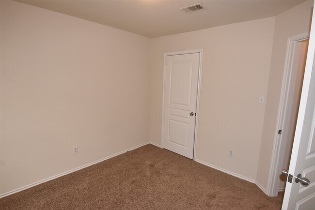 Building Photo - 16807 Mammoth Springs Dr