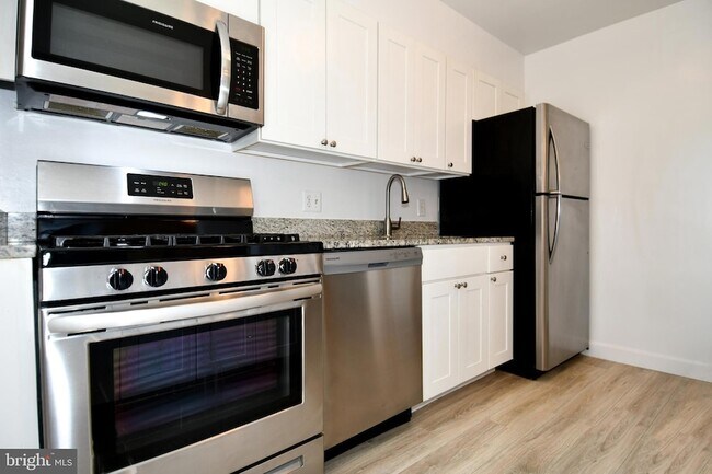 Building Photo - 1303 Belle View Blvd