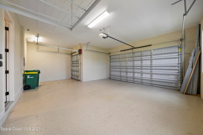 Building Photo - 7205 Primavera Ln