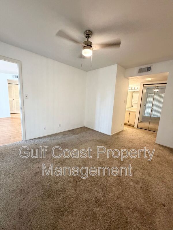 Building Photo - 19505 Quesada Ave