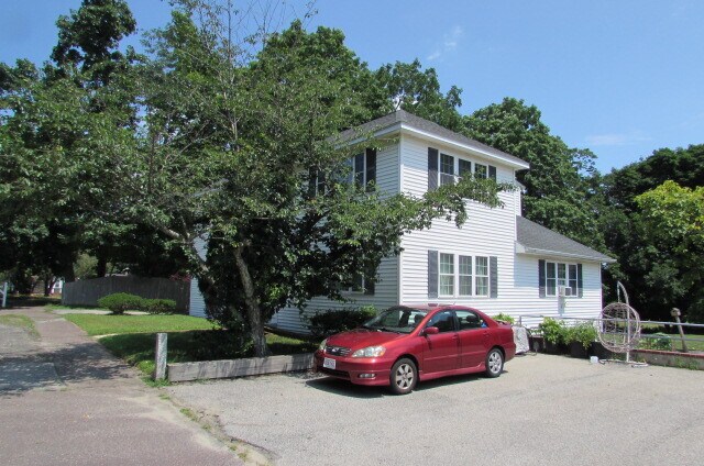 Primary Photo - 105 Central St