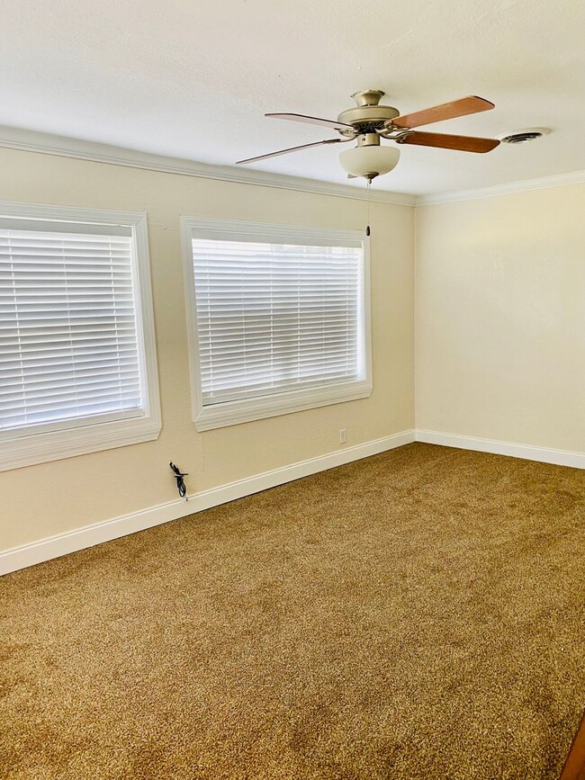 Building Photo - SPACIOUS HOME ON ACREAGE