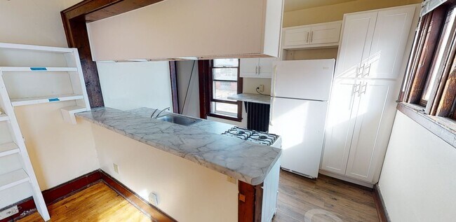 Building Photo - Bassett &amp; Wash, LLC 515 WW