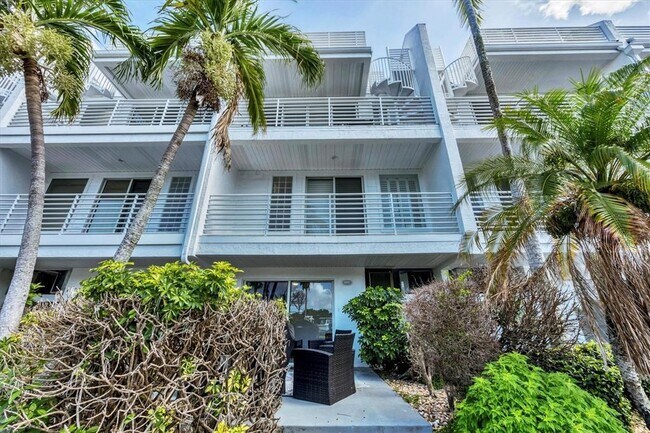 Building Photo - 8234 Harborside Cir