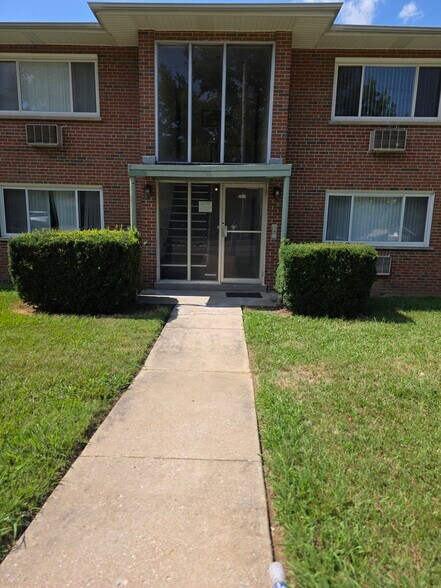 Primary Photo - 5421 Bermuda Dr