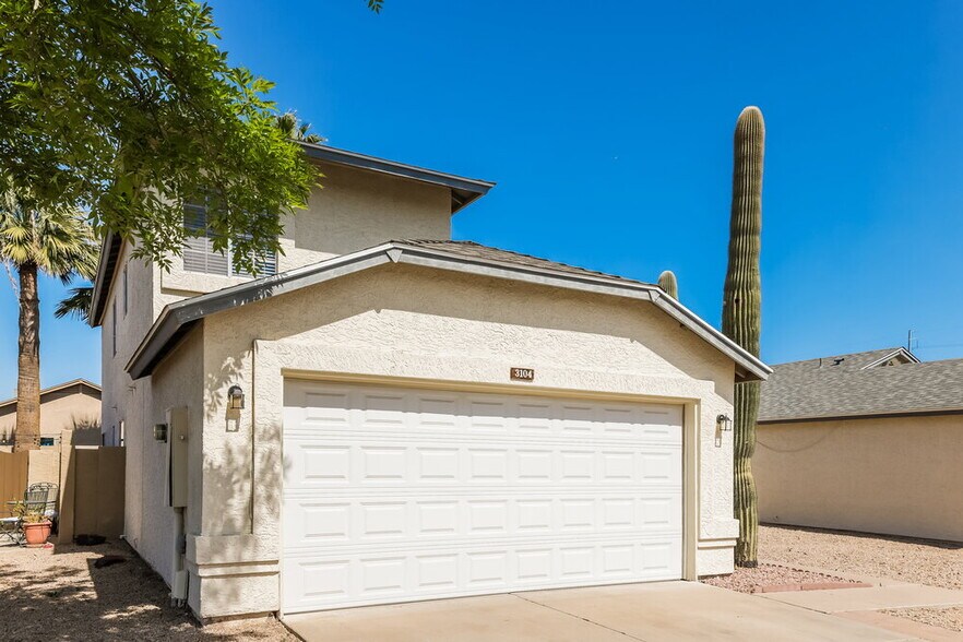 Building Photo - 3104 E Siesta Ln