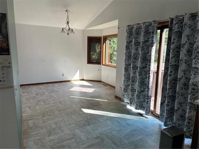Building Photo - 698 Hanover Ct