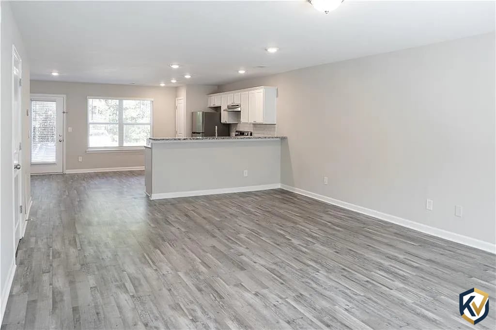 Living Space - 329 Ashigan St