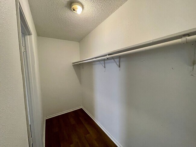 Building Photo - 2821 Pearl Ave