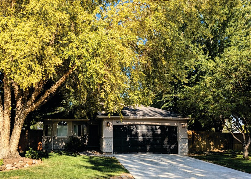 Primary Photo - 17016 N Tanner Pl