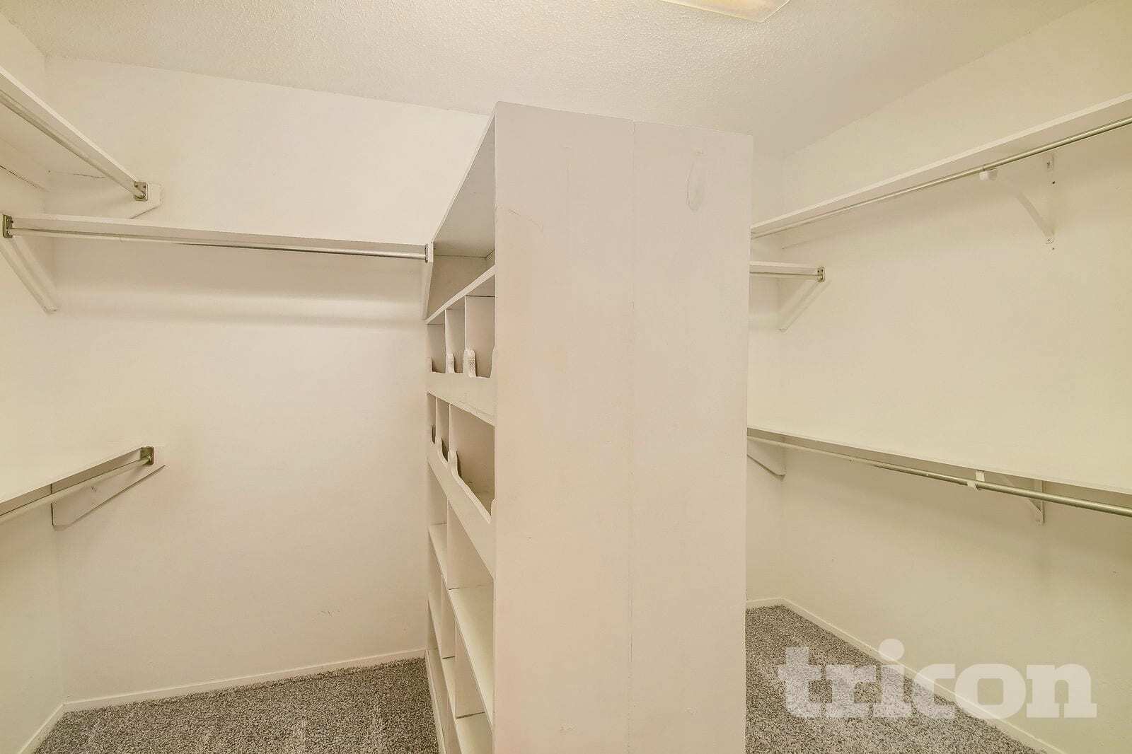 Building Photo - 5808 Thoreau Ln