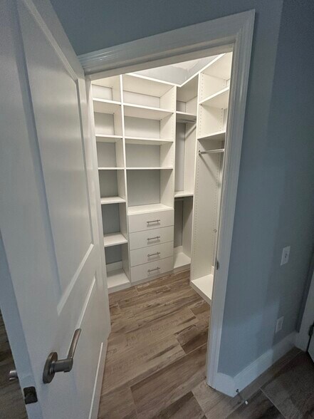 Building Photo - 586 Brantley Terrace Way