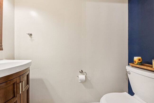 Building Photo - This is Reston living at its finest!