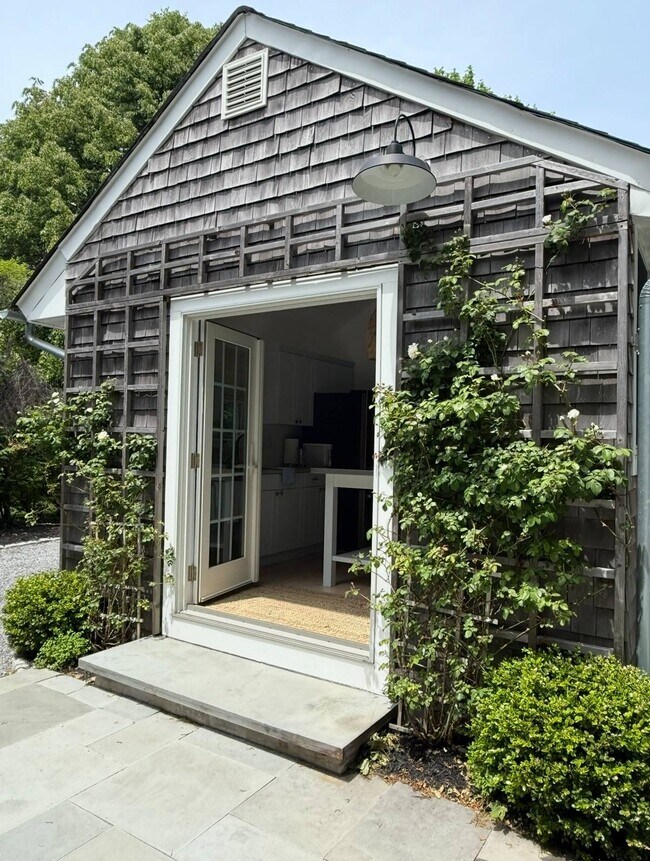 Building Photo - 144 Powell Ave