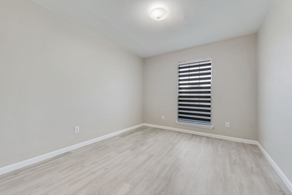 Building Photo - 506 Pecos Path Dr