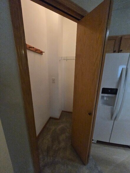 Building Photo - 950 67th St