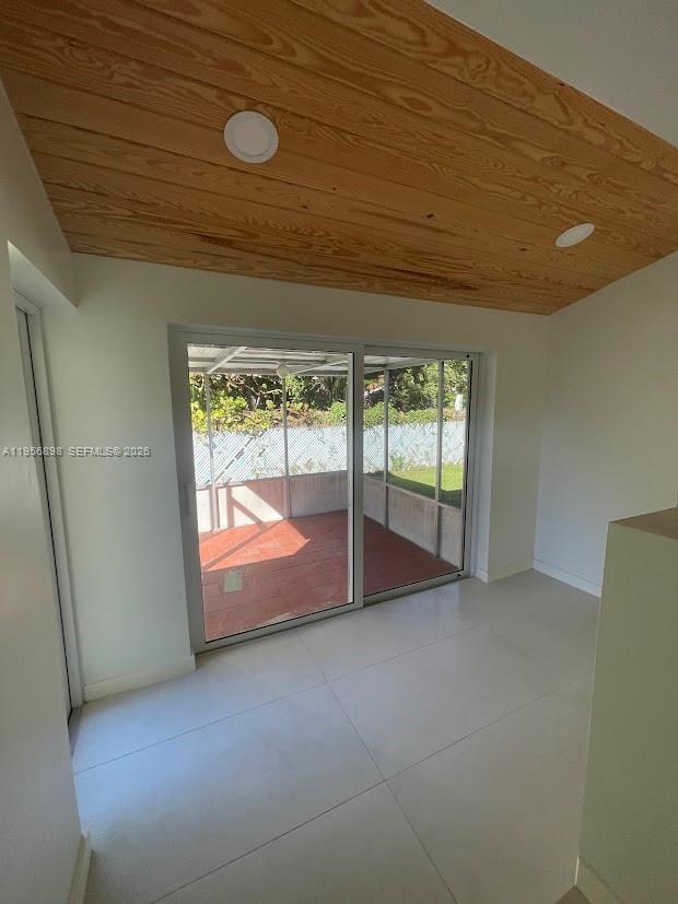 Building Photo - 811 NE 70th St