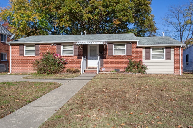 Building Photo - 1409 Seward Dr