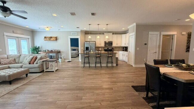 Building Photo - 3206 Oak Bluff Ln