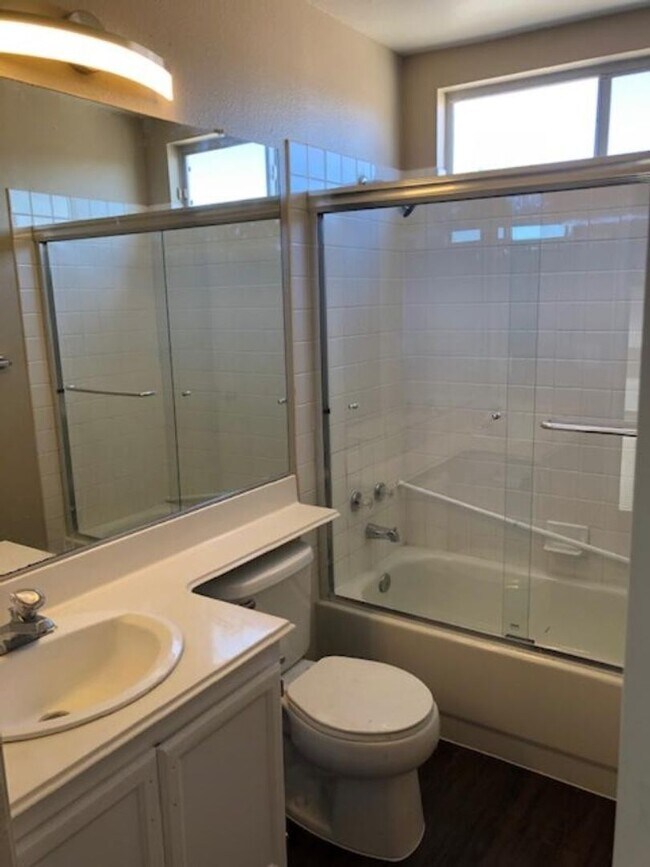 Building Photo - 4808 Lupita Ct