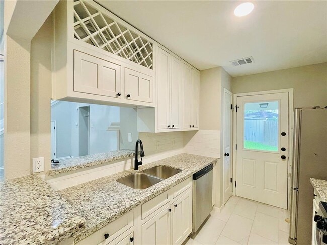Building Photo - 16303 Napa Vine Dr