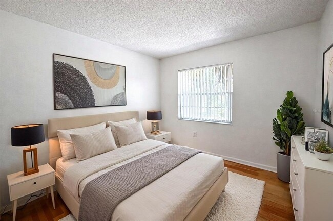 Building Photo - 2505 N Alafaya Trail