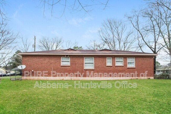 Building Photo - 4209 Tee Jay Dr NW