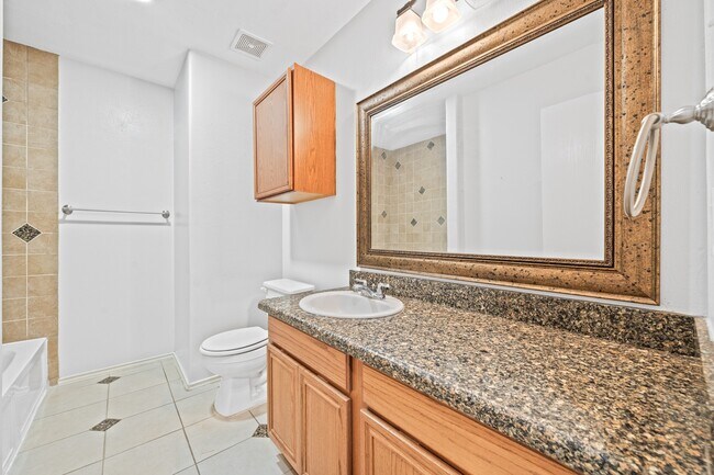 Building Photo - 11018 WARATH Oak Ct