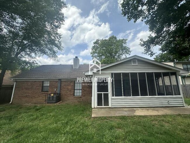 Building Photo - 2322 Bartlett Oaks Dr