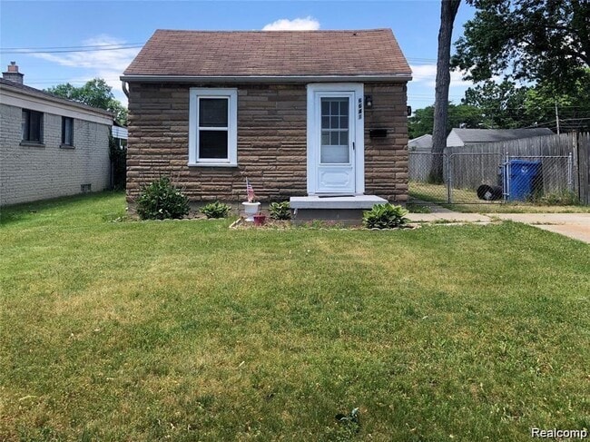 Primary Photo - 6641 Fenton St