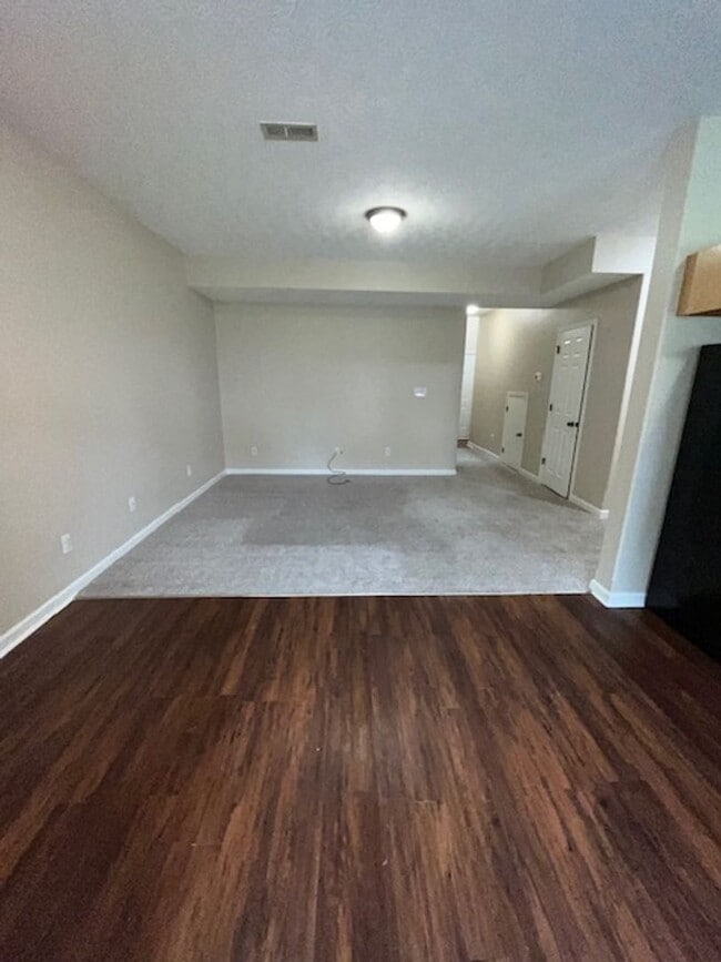 Building Photo - 3-bedroom, 1.5-bathroom home located in the heart of Nicholasville, KY.