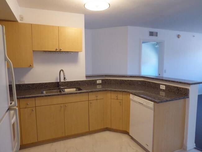 Building Photo - 409 Villa Cir