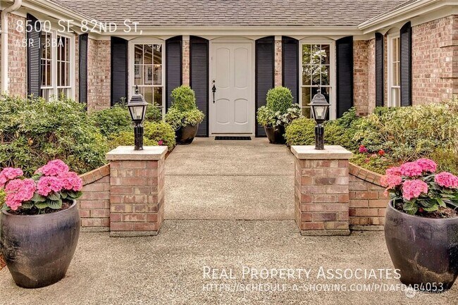 Primary Photo - 8500 SE 82nd St