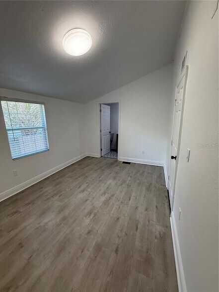 Building Photo - 114 W Amelia Ave