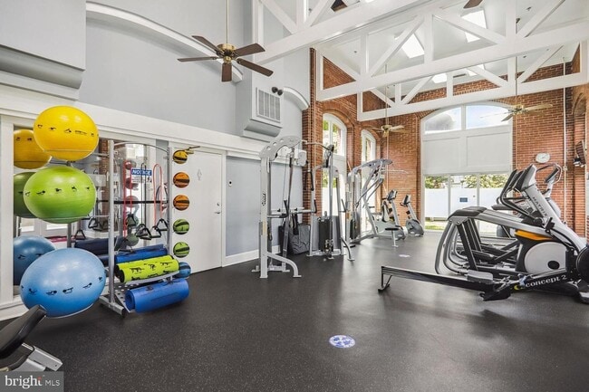 Building Photo - Stylish Two-Level Condo in Gables of Tuckerman Near Pike & Rose!