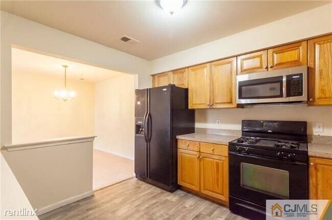 Building Photo - 3 br, 2 bath Condo - 1317 Fernwood Court