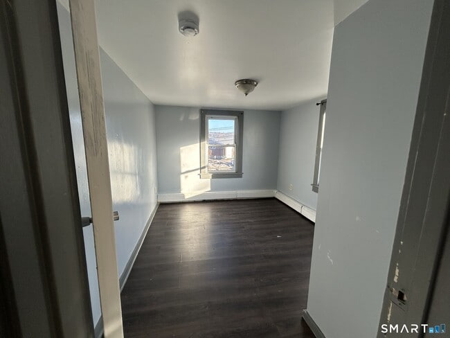 Building Photo - 288 Litchfield St