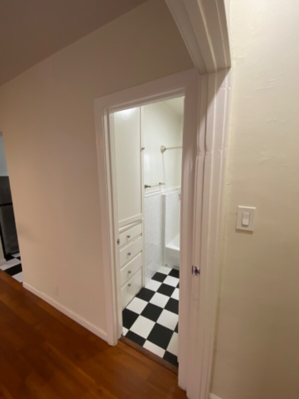 Building Photo - 628-628 N Plymouth Blvd