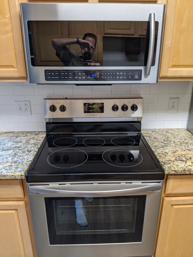 All newer appliances - 452 Edinburgh Rd