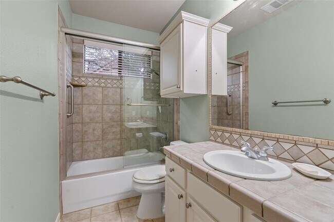 Building Photo - 4220 John's Light Dr