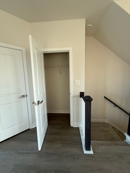 Building Photo - 4337 Reusch Cir