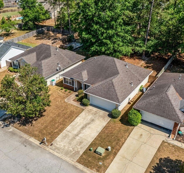 Building Photo - 2056 Sylvan Lake Dr