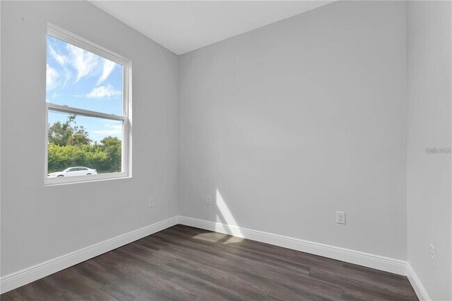 Building Photo - 13335 Holtville Ave