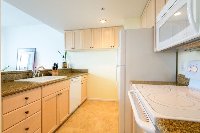 Building Photo - Seattle Heights Condominiums ~ Belltown